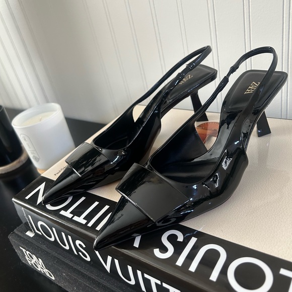 Zara Black Slingback  patent leather kitty Heels